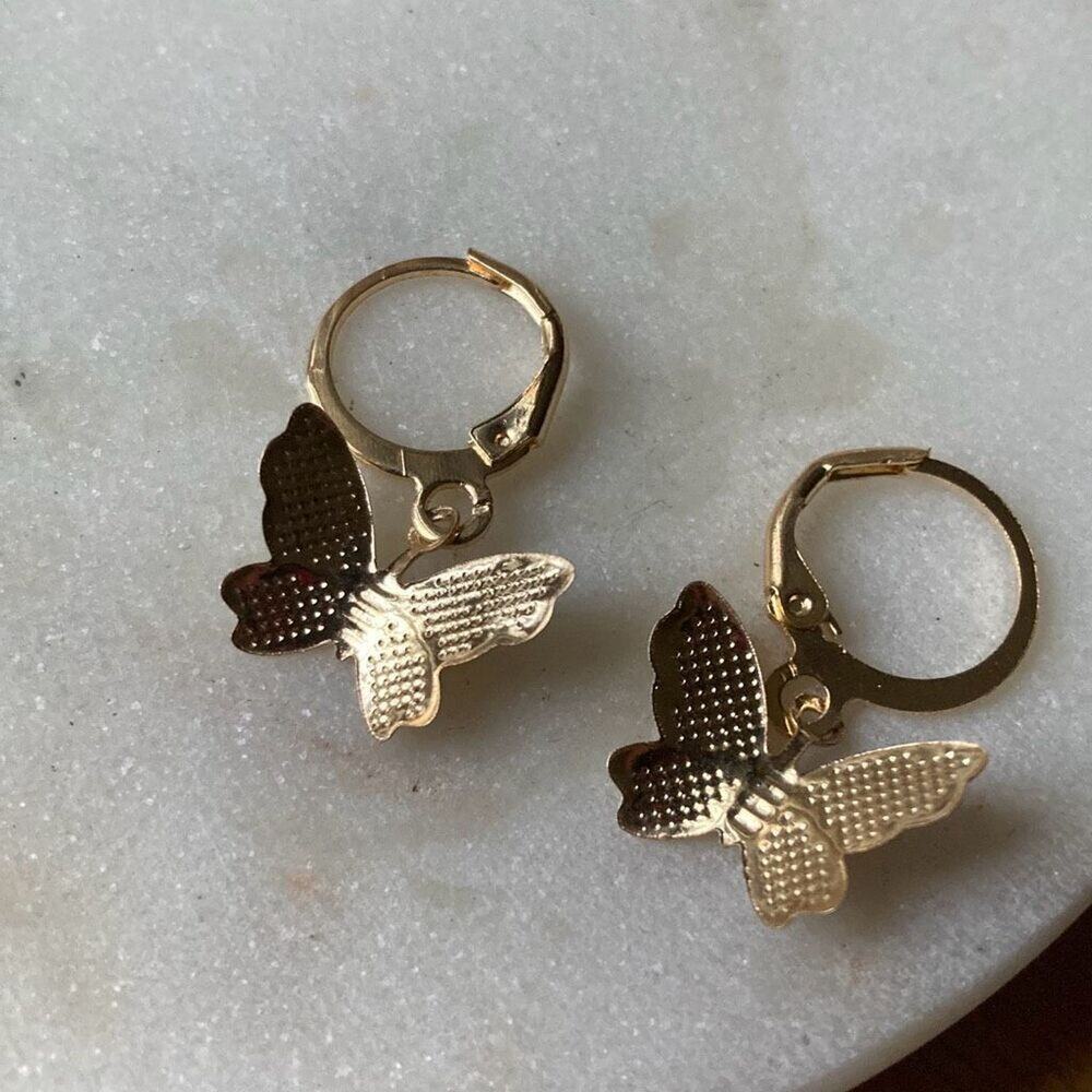 Small hoop earrings / butterfly